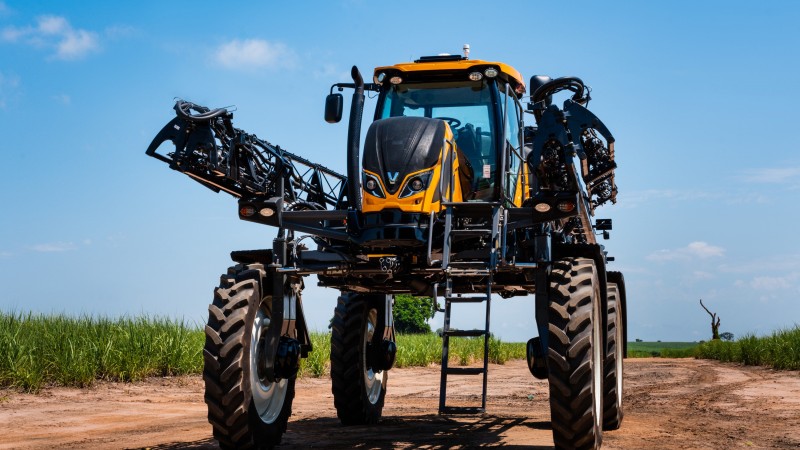 Energía y ahorro para el productor: Valtra presentará la pulverizadora Serie R
